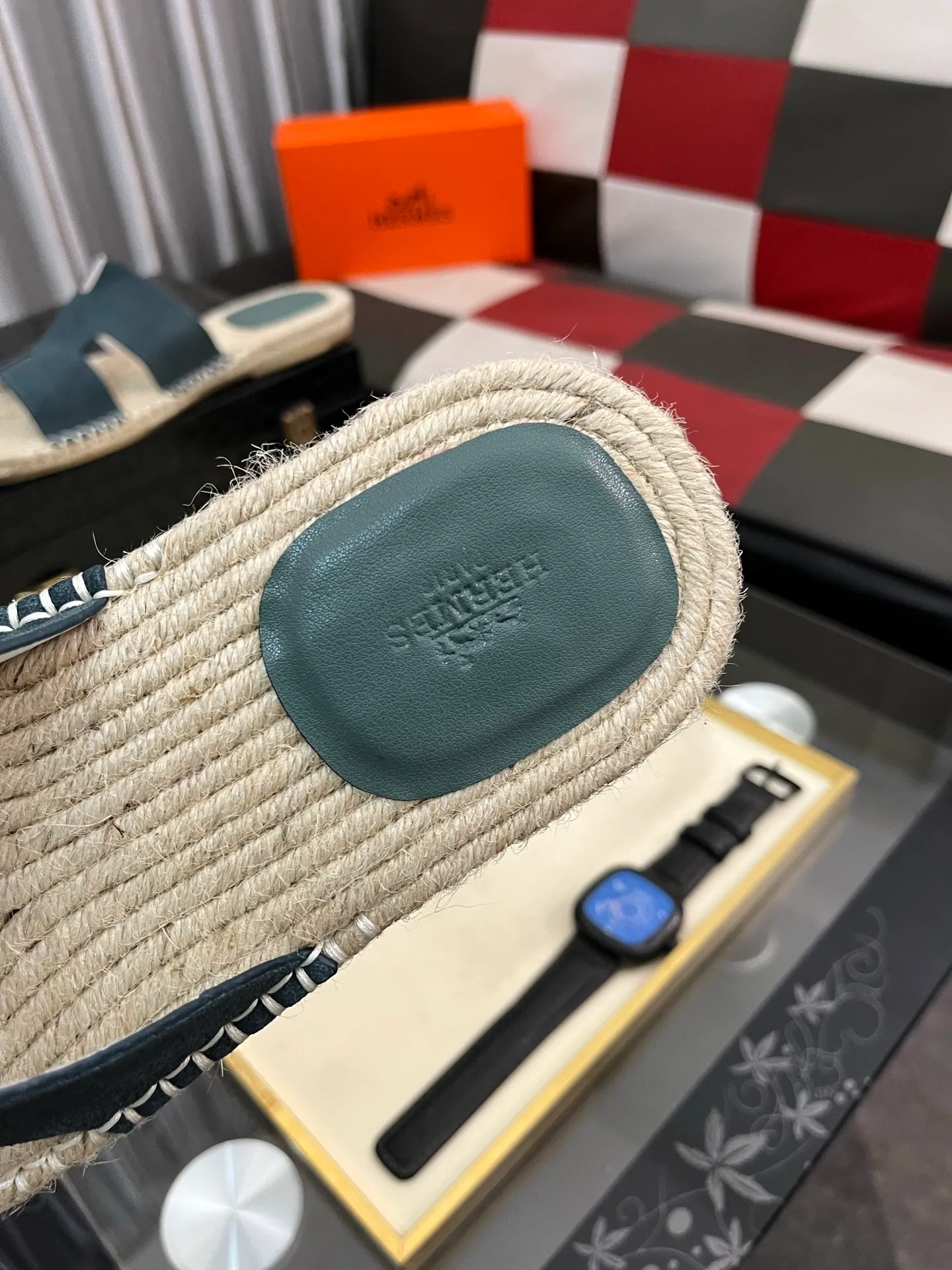 Men's shoes 💰320⌚️⌚️《HERMES》Hermès 💁♂️Men's casual slippers, quality comparison at counters🧚🏿♂️ The first layer of the upper is imported high mercerized matte, purely hand-drawn, raw rubber breathable and non-slip outsole, the lining is breathable and comfortable lambskin, the density is 100% comfortable, the original rubber outsole is wear-resistant and has a code number of 38-44. Can be customized 45-46-47